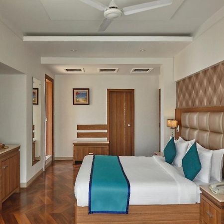 Click Hotel Nashik Exterior photo