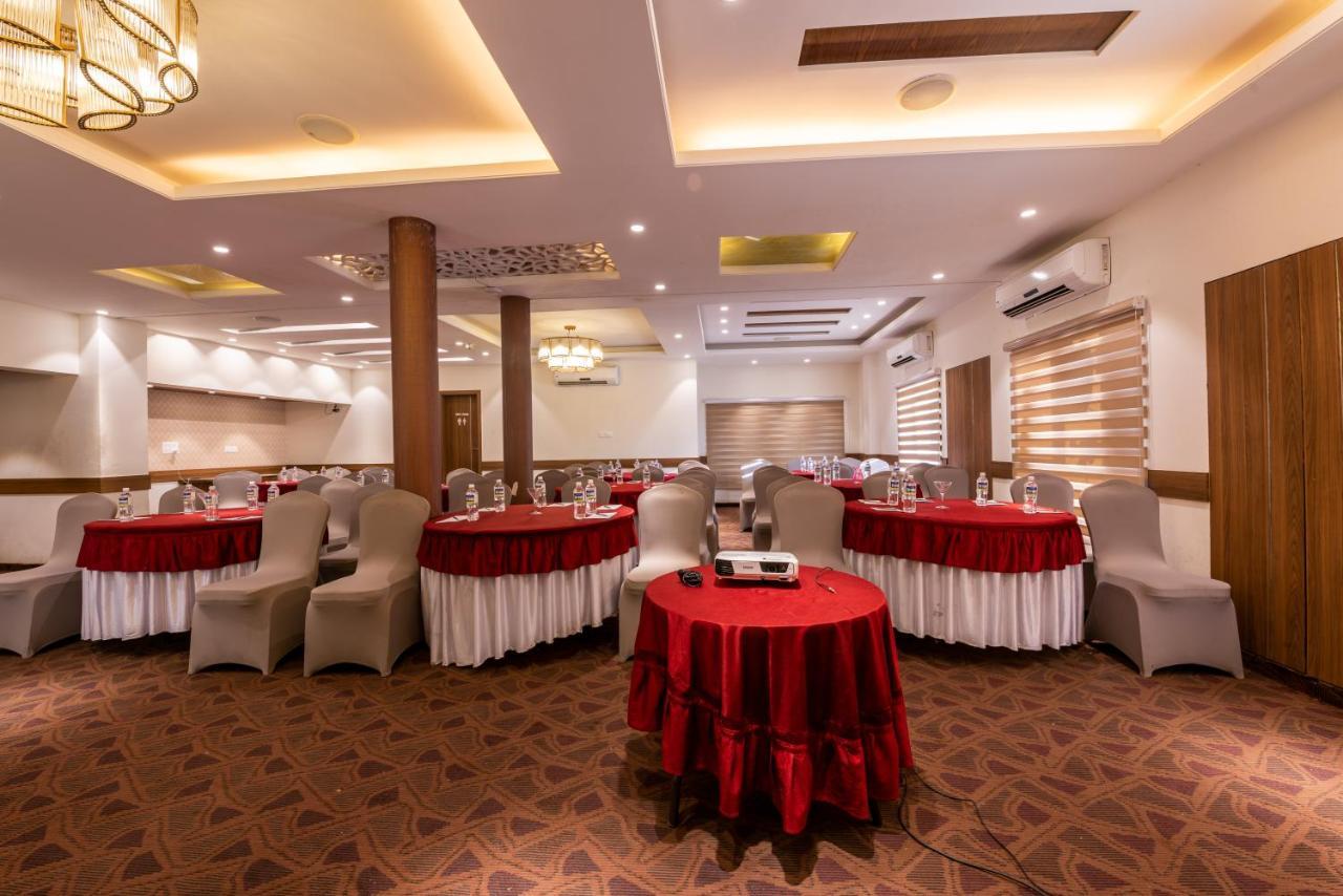 Click Hotel Nashik Exterior photo