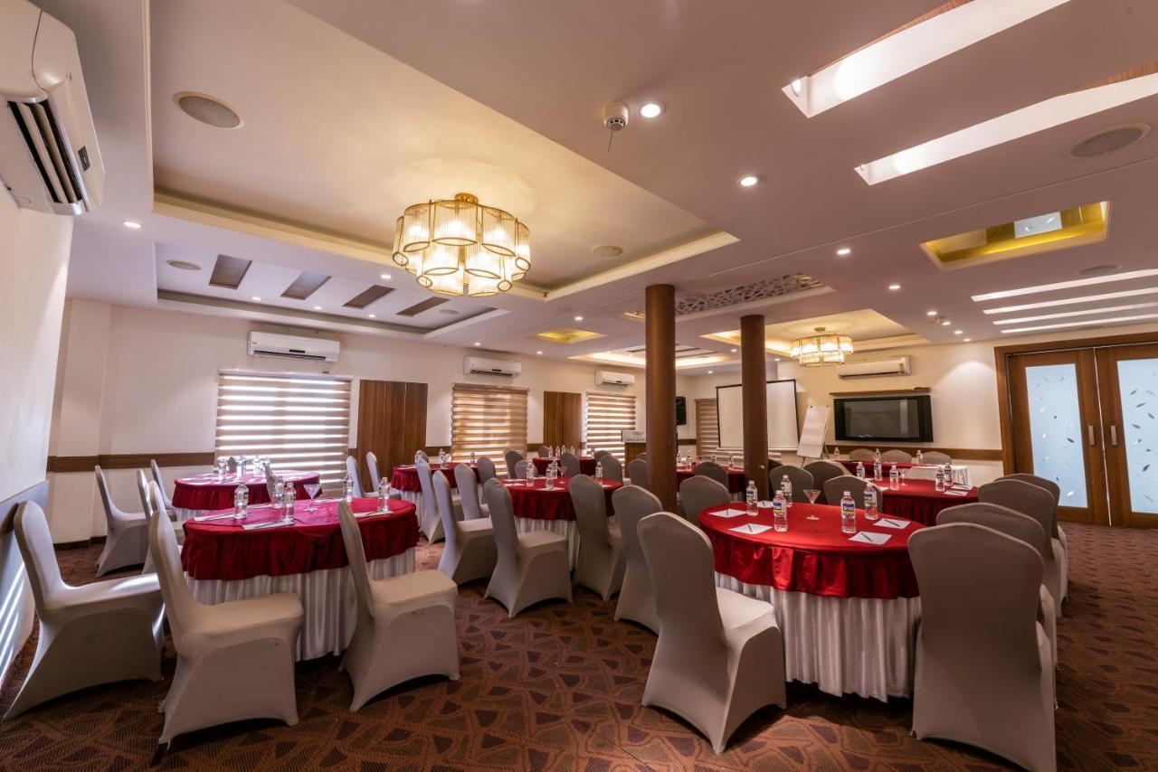Click Hotel Nashik Exterior photo