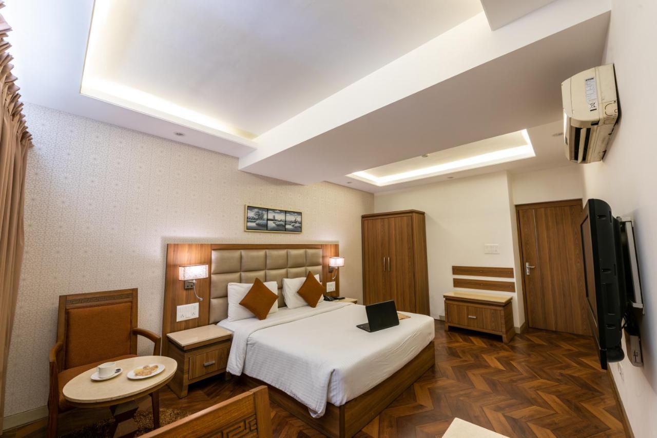 Click Hotel Nashik Exterior photo