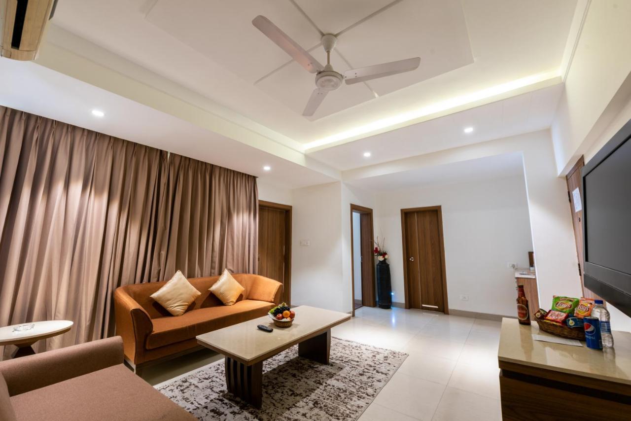 Click Hotel Nashik Exterior photo