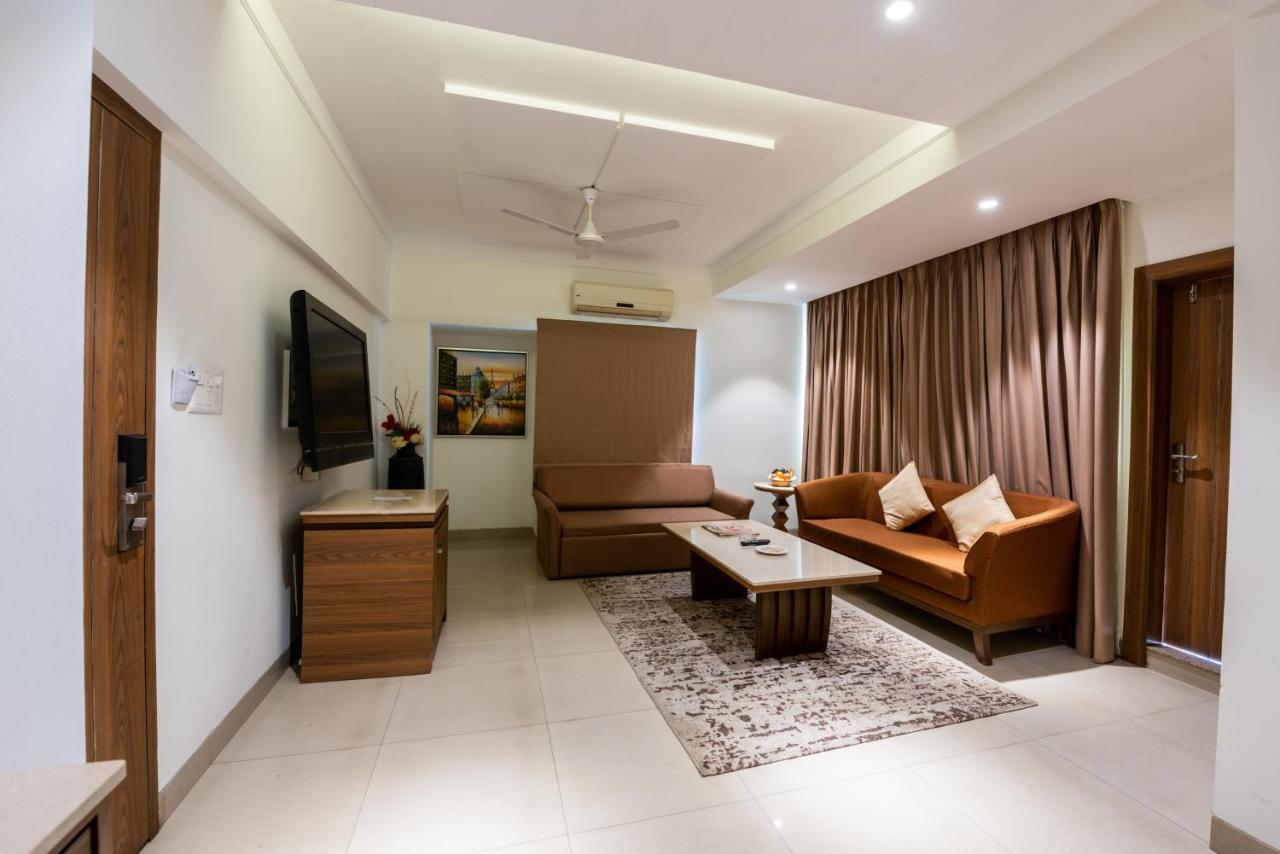 Click Hotel Nashik Exterior photo